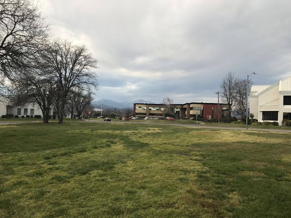 Hemsted & Knollcrest Commercial Land/Lots: 407 Hemsted Drive & 466 Knollcrest Drive, Redding, CA 96002